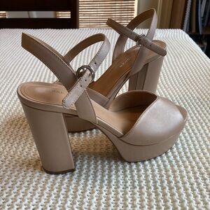 Marc Fisher women’s nude platform heels sandal size 7 1/2